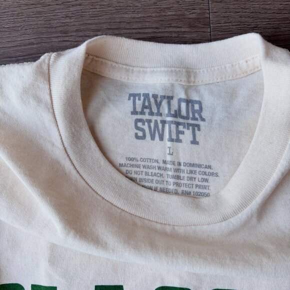 Taylor Swift Class of 2022 Unisex T-shirt - Picture 3 of 4